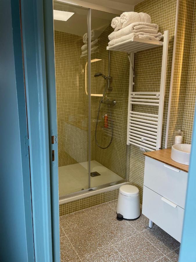Au Coeur Du Vieux Toulon Au Calme Appartement Renove Climatise Confortable Etage Eleve Avec Ascenseur Proche Parking Et Toutes Commodites Екстер'єр фото