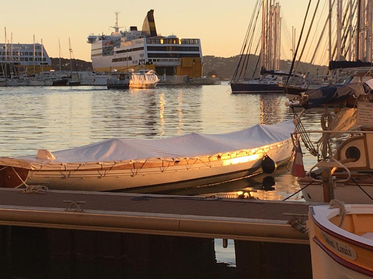 Au Coeur Du Vieux Toulon Au Calme Appartement Renove Climatise Confortable Etage Eleve Avec Ascenseur Proche Parking Et Toutes Commodites Екстер'єр фото