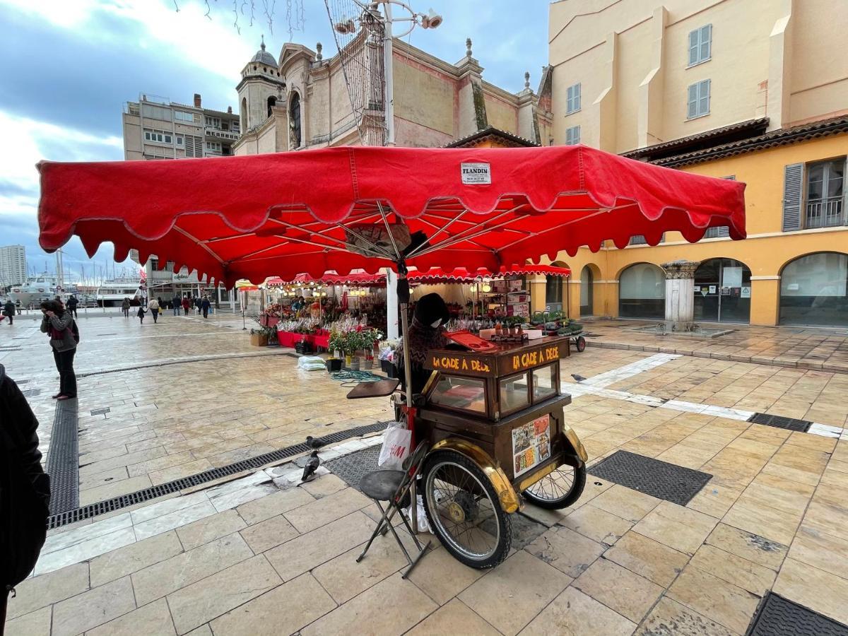 Au Coeur Du Vieux Toulon Au Calme Appartement Renove Climatise Confortable Etage Eleve Avec Ascenseur Proche Parking Et Toutes Commodites Екстер'єр фото