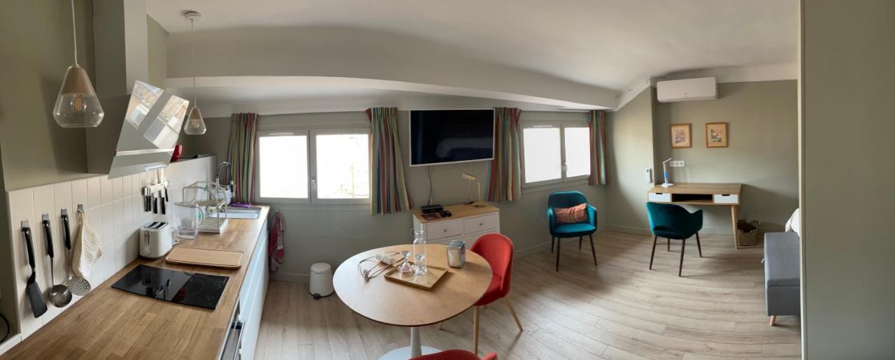 Au Coeur Du Vieux Toulon Au Calme Appartement Renove Climatise Confortable Etage Eleve Avec Ascenseur Proche Parking Et Toutes Commodites Екстер'єр фото
