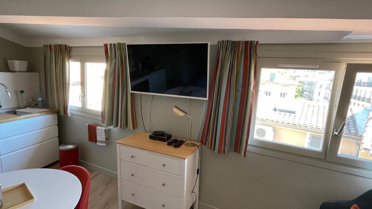 Au Coeur Du Vieux Toulon Au Calme Appartement Renove Climatise Confortable Etage Eleve Avec Ascenseur Proche Parking Et Toutes Commodites Екстер'єр фото