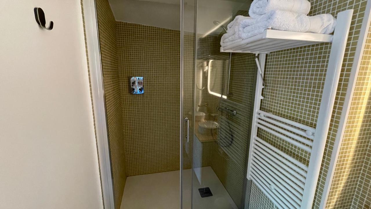 Au Coeur Du Vieux Toulon Au Calme Appartement Renove Climatise Confortable Etage Eleve Avec Ascenseur Proche Parking Et Toutes Commodites Екстер'єр фото
