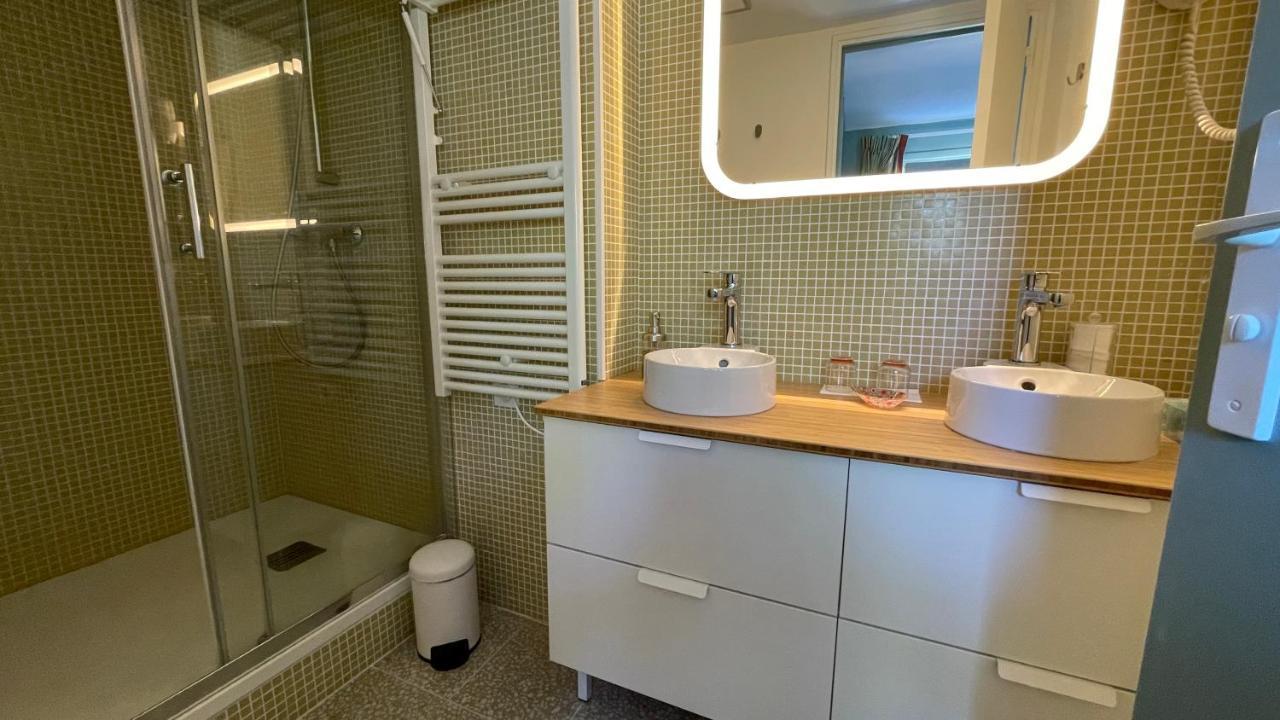 Au Coeur Du Vieux Toulon Au Calme Appartement Renove Climatise Confortable Etage Eleve Avec Ascenseur Proche Parking Et Toutes Commodites Екстер'єр фото