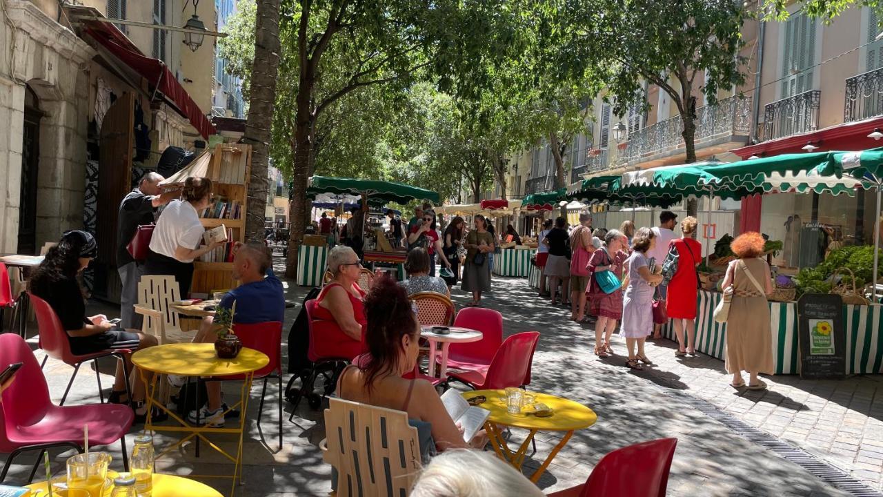 Au Coeur Du Vieux Toulon Au Calme Appartement Renove Climatise Confortable Etage Eleve Avec Ascenseur Proche Parking Et Toutes Commodites Екстер'єр фото